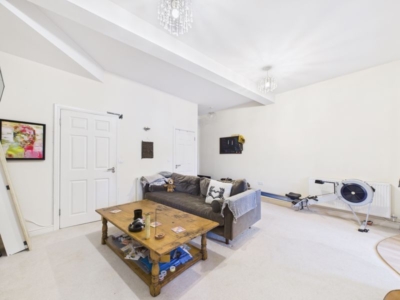 Property photo 2 of 11 Lounge