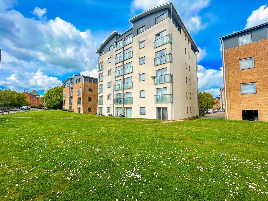 Property photo 1 of 9