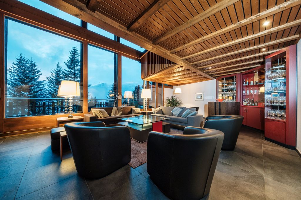 Property photo 3 of 6