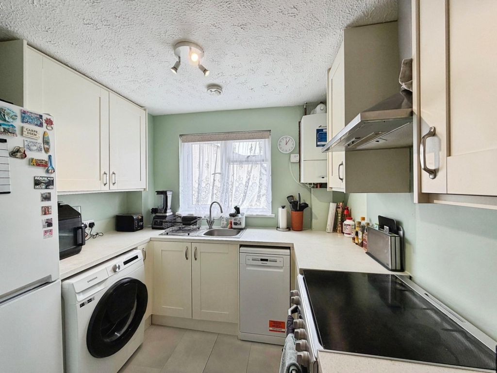 Property photo 2 of 11 5023935