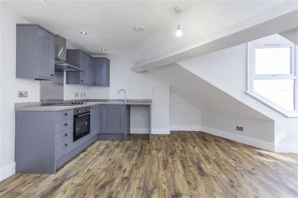Property photo 2 of 10 Kitchen.Jpg