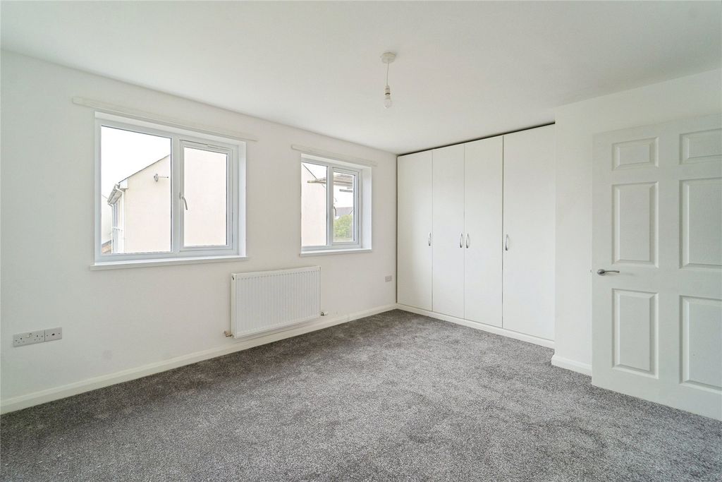 Property photo 3 of 22 Picture No. 04