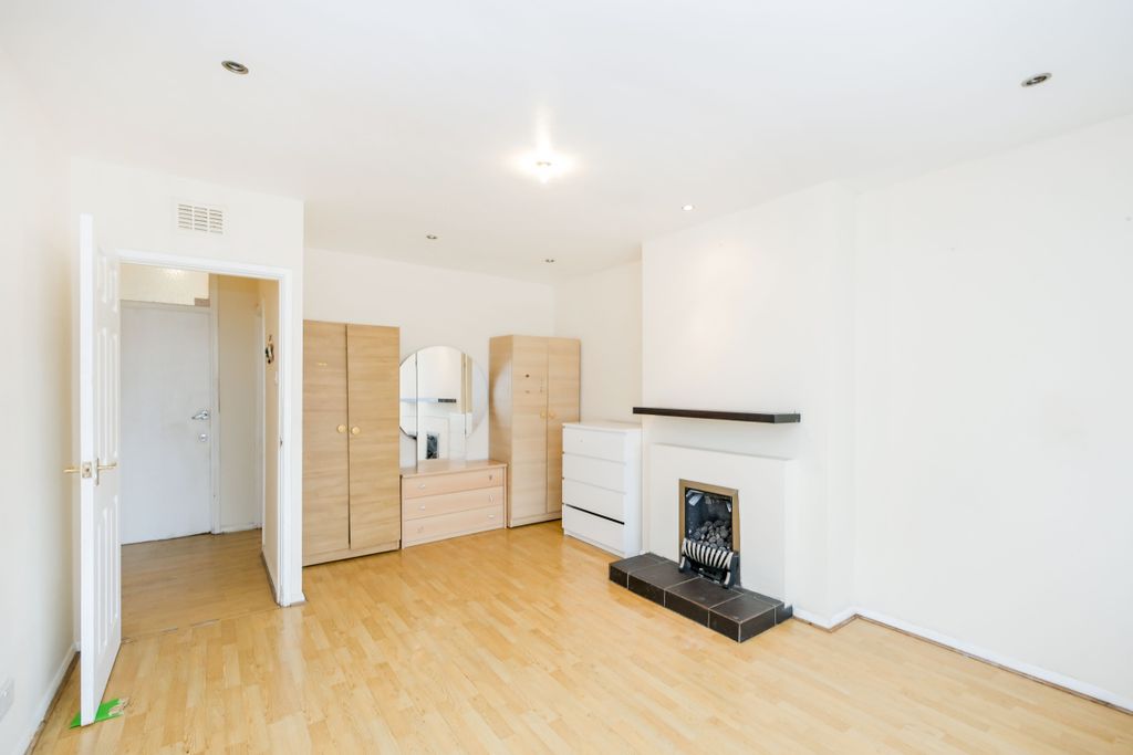 Property photo 2 of 15 Reception