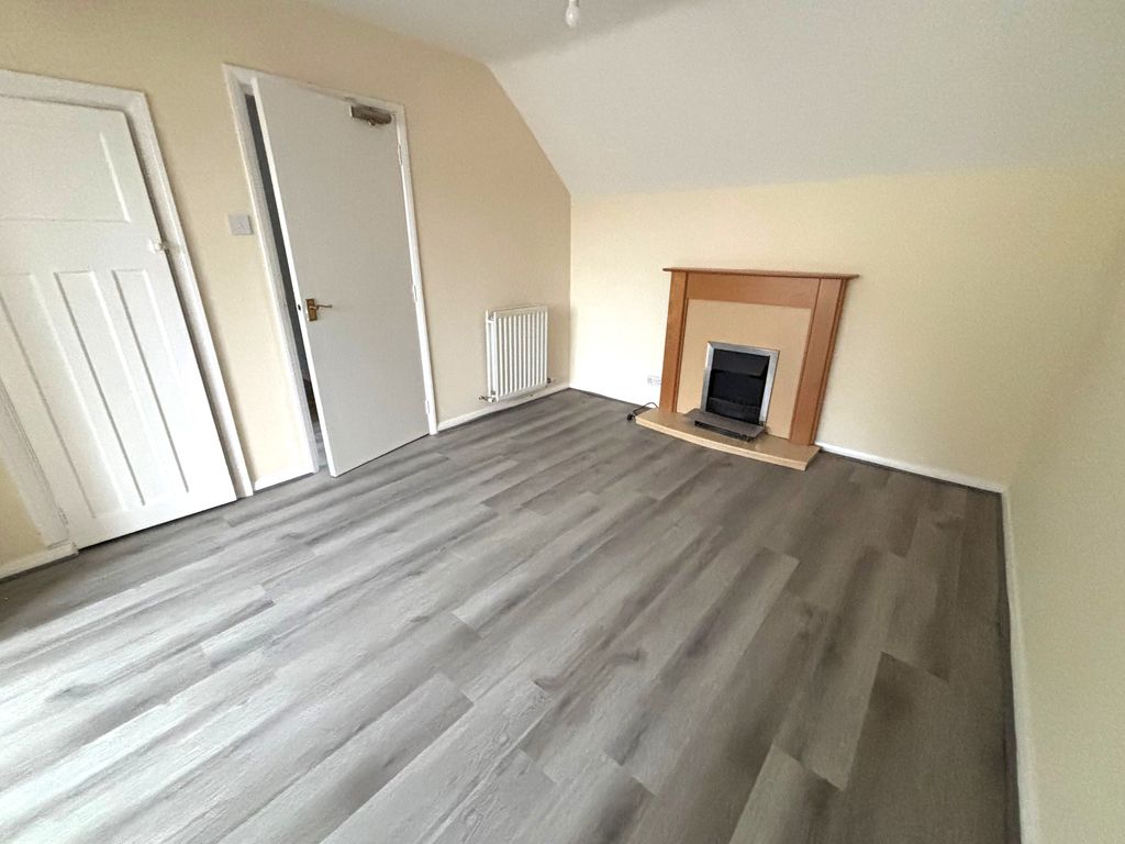 Property photo 2 of 6 Bedroom 1