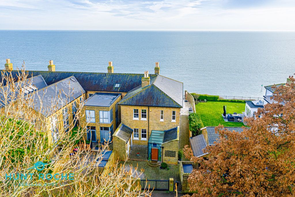 Property photo 1 of 53 Picture No. 07