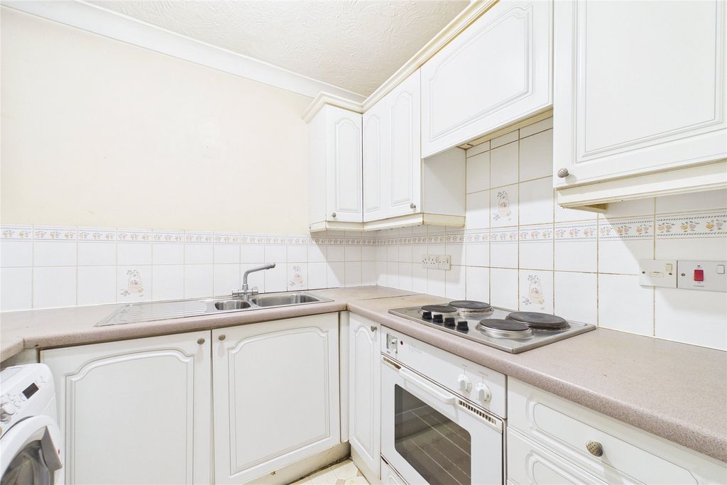 Property photo 2 of 7 Picture No. 17