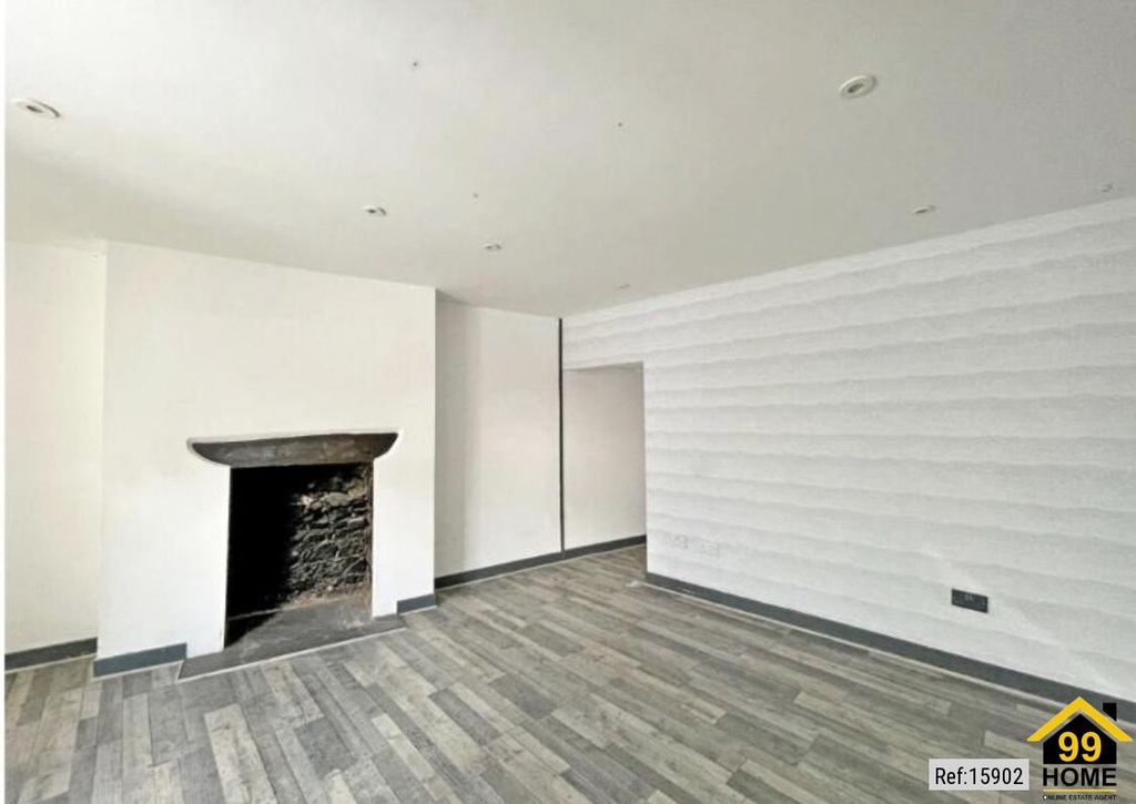 Property photo 3 of 18 Photo 2