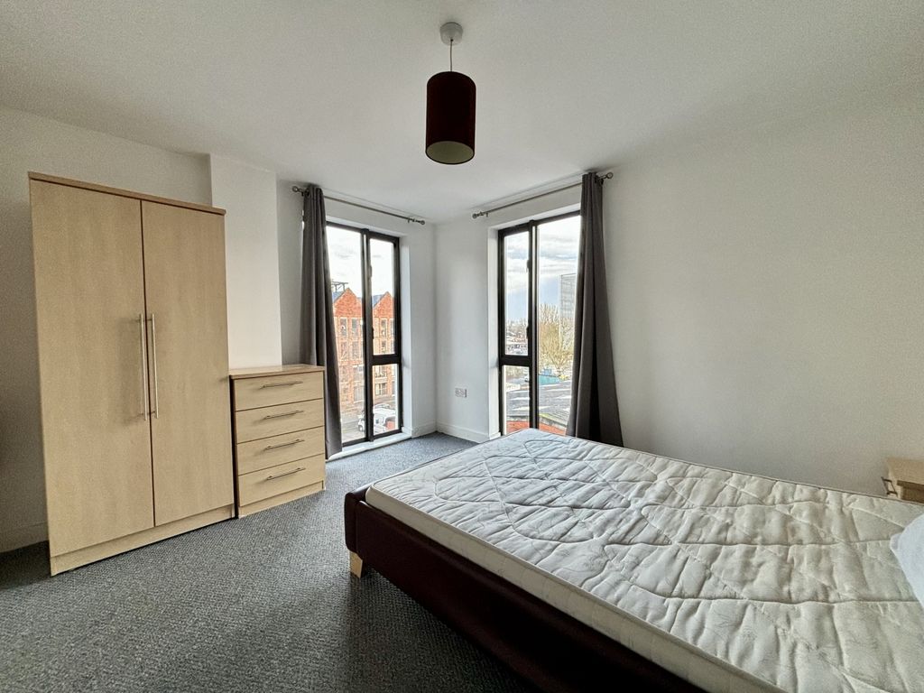 Property photo 3 of 9 Image00004