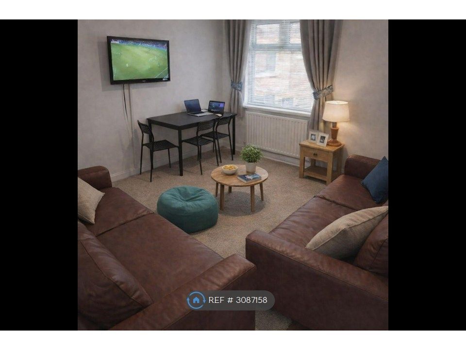 Property photo 1 of 11 Comfy Lounge