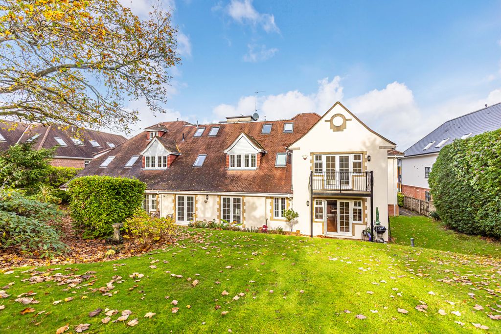 Property photo 2 of 16 346A4711