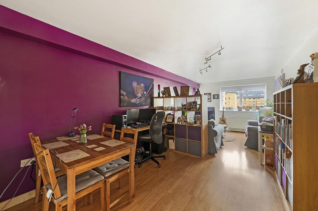 Property photo 3 of 9 65Pevensey03.Jpg