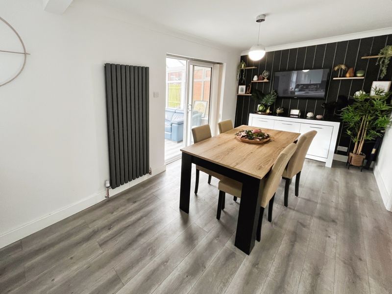 Property photo 3 of 20 Dining Area