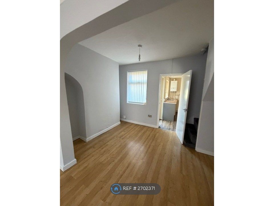 Property photo 2 of 23 Lounge