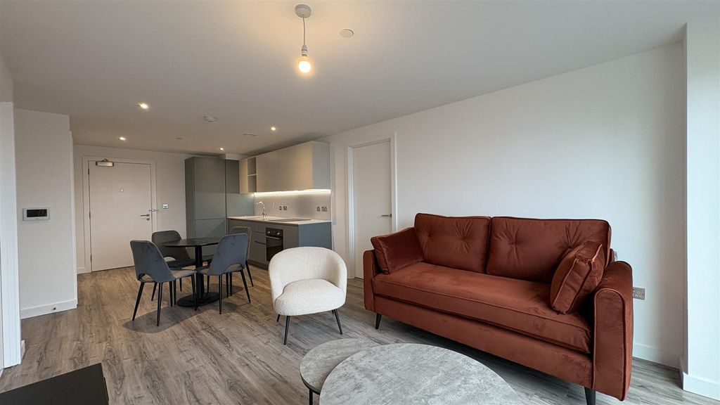 Property photo 3 of 9