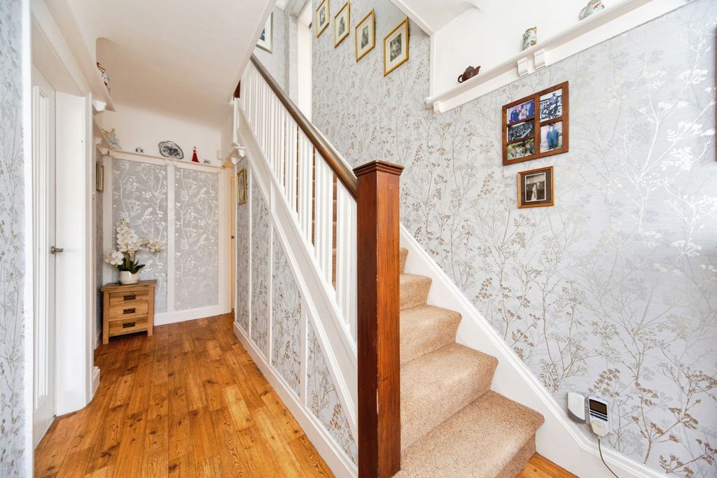 Property photo 2 of 21 Pbox-Img.Jpg