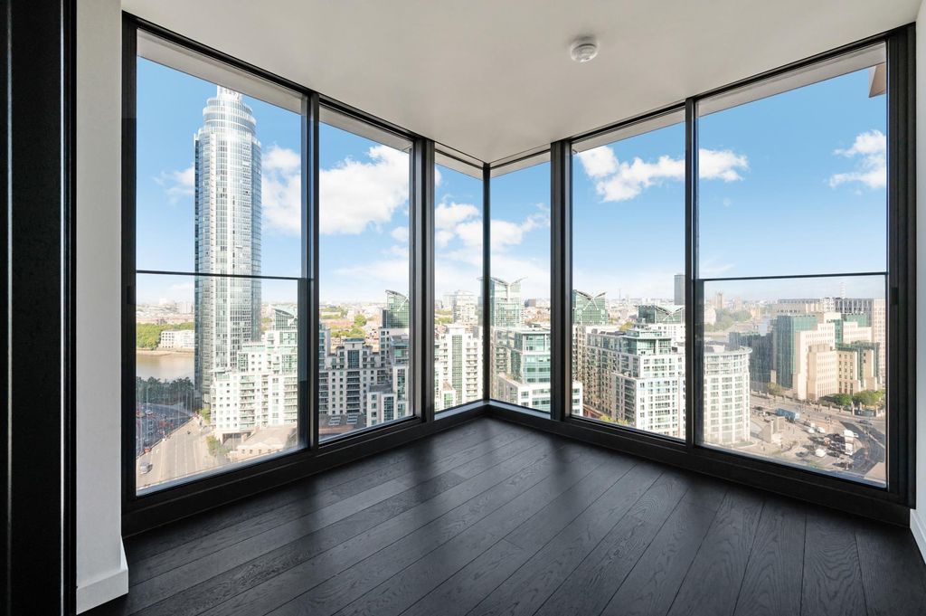 Property photo 2 of 25