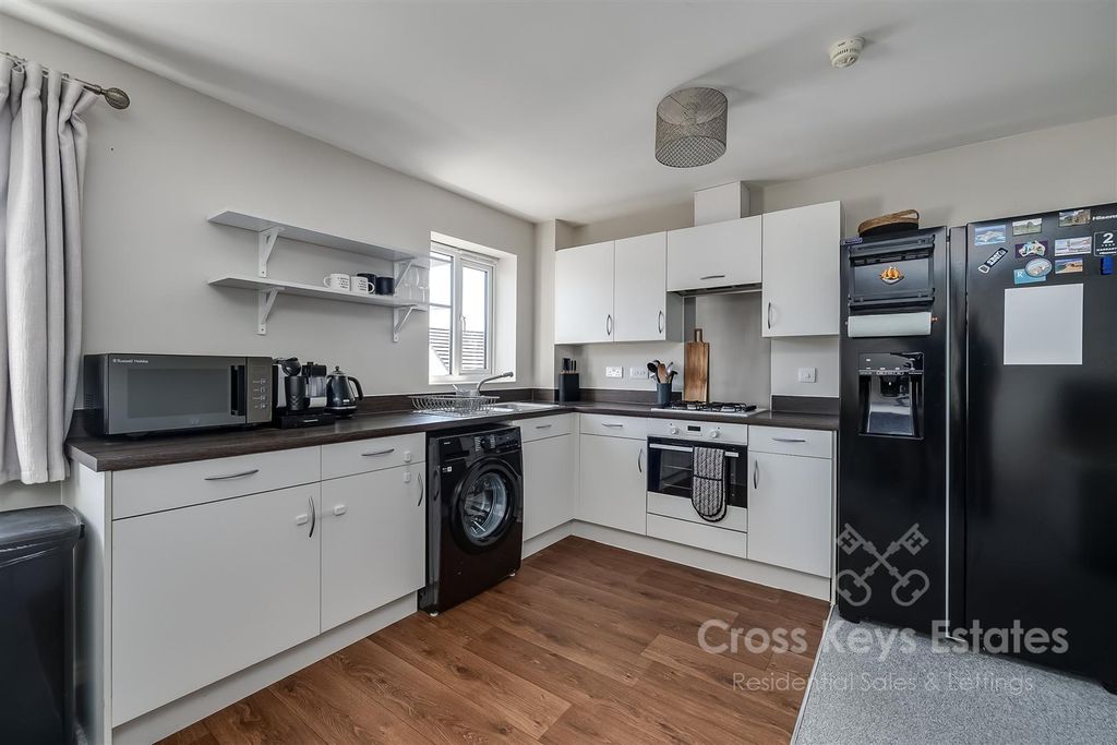 Property photo 3 of 20 Sitting Room/Kitchen