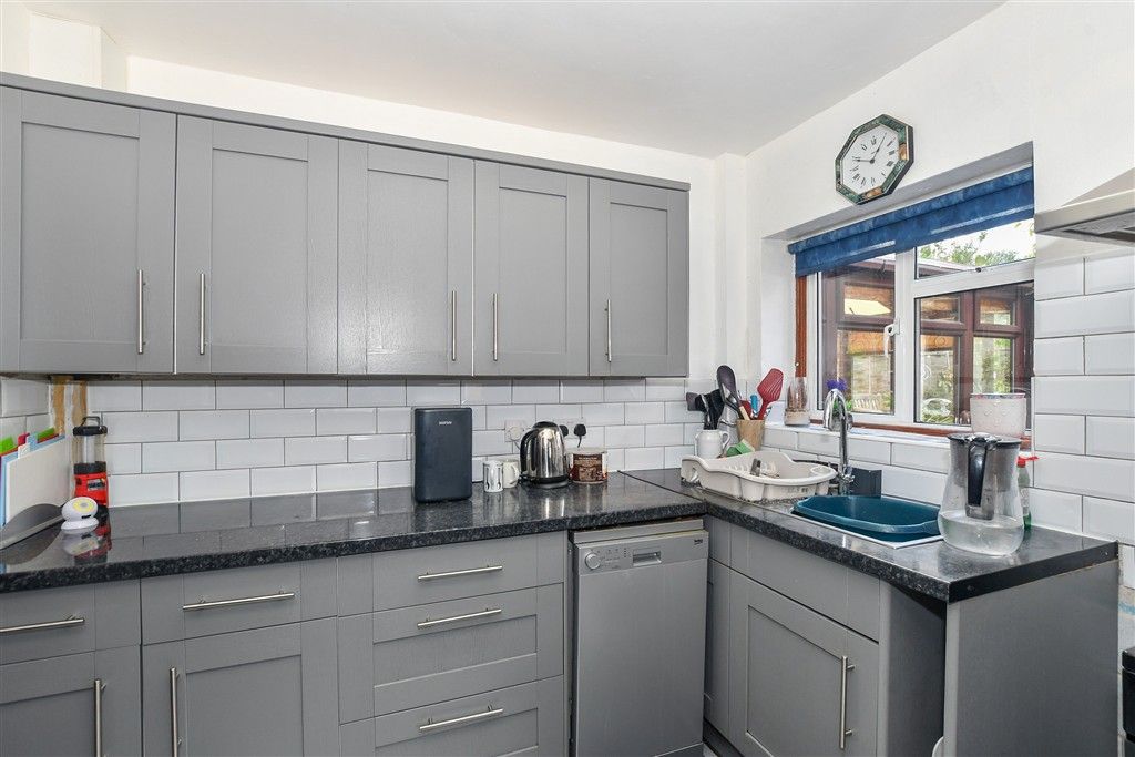 Property photo 3 of 25 Kitchen