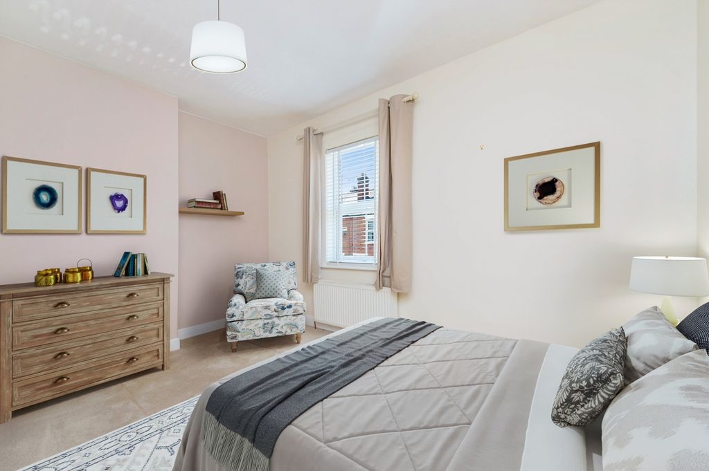 Property photo 2 of 14 Master-Bed-8-Spa-St-19-Of-26-1-Complete