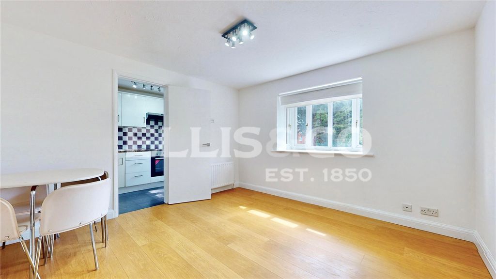 Property photo 2 of 8 Picture No. 19