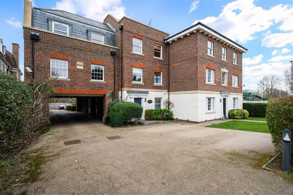 Property photo 1 of 15 Stephenson Place (13).Jpg