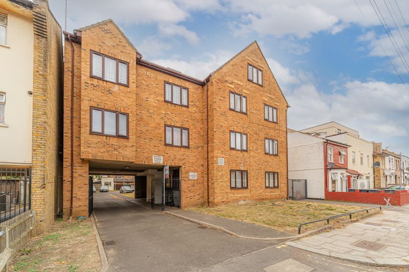 Property photo 1 of 11 Photo 10