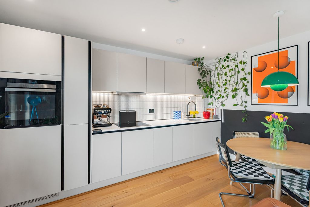 Property photo 2 of 28 Kitchen