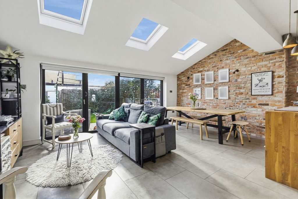 Property photo 2 of 20 Picture No. 07