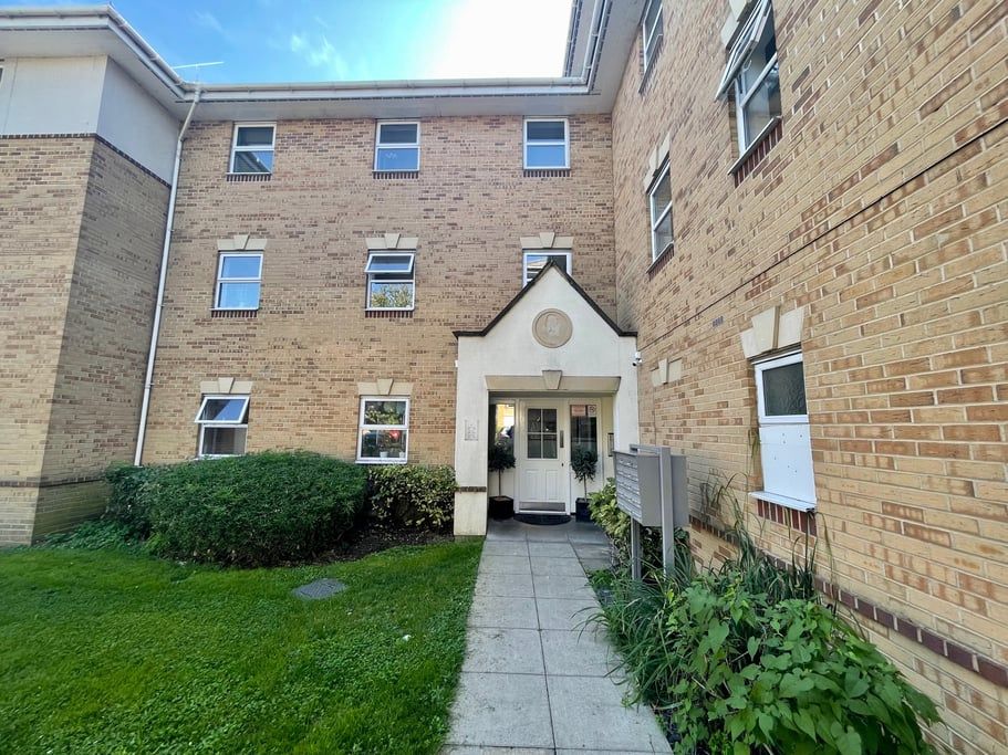 Property photo 1 of 18