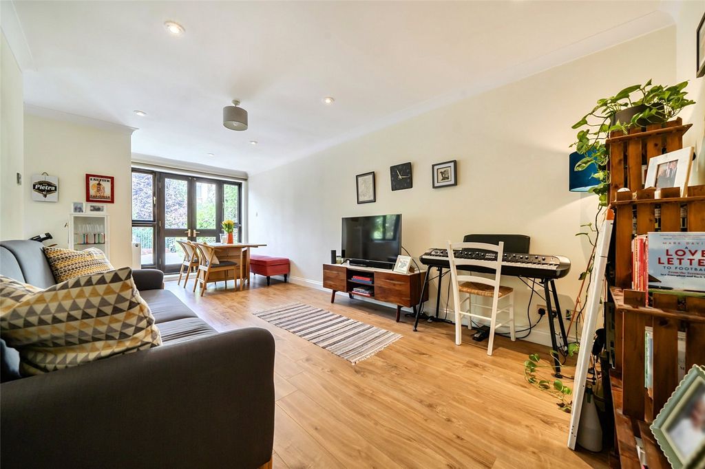 Property photo 2 of 19 Picture No. 03
