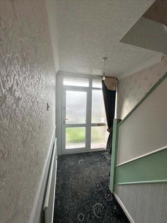 Property photo 2 of 14 Ground Floor