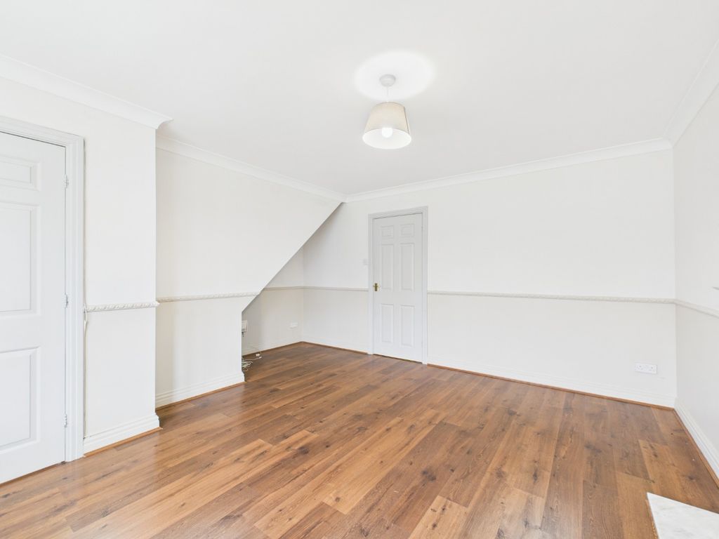 Property photo 3 of 13 4550729