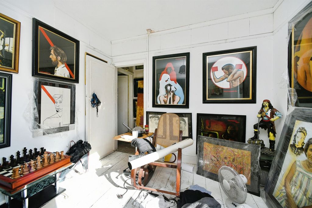 Property photo 3 of 19
