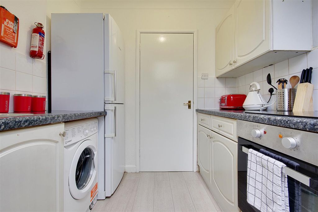 Property photo 3 of 10 Daimler House Apt3 Q.Jpg