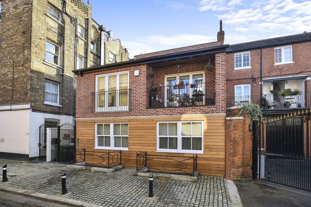 Property photo 1 of 12 5