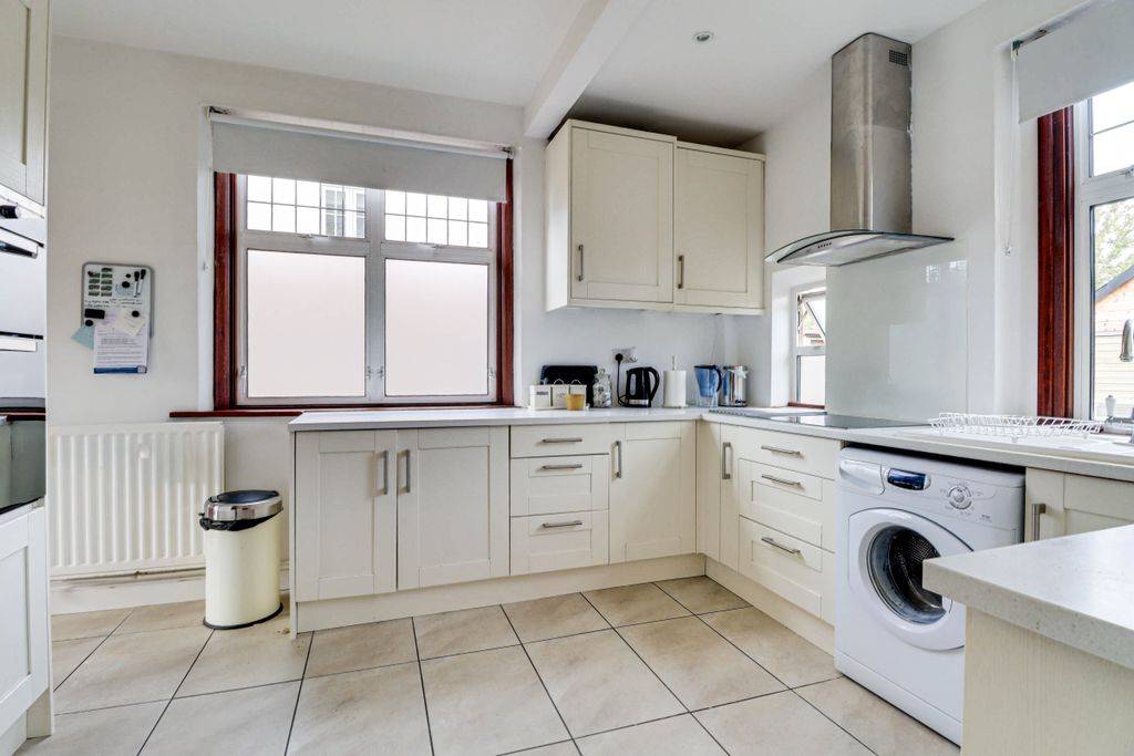 Property photo 3 of 30 Kitchen