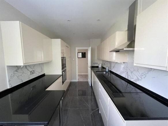 Property photo 2 of 7 Picture No. 05