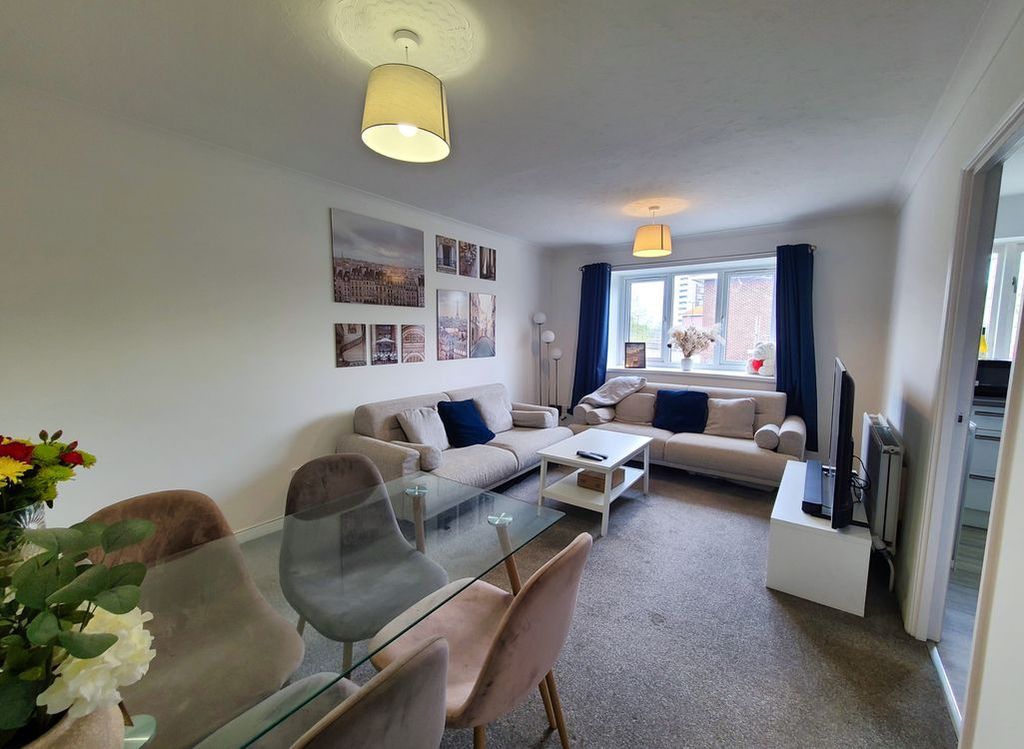 Property photo 2 of 12