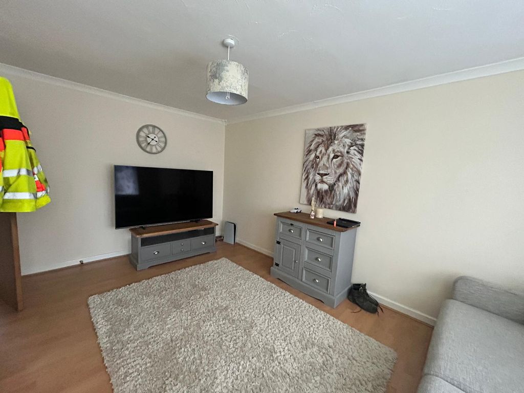 Property photo 3 of 9 3