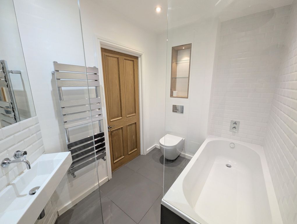 Property photo 3 of 9 Modern Bathroom