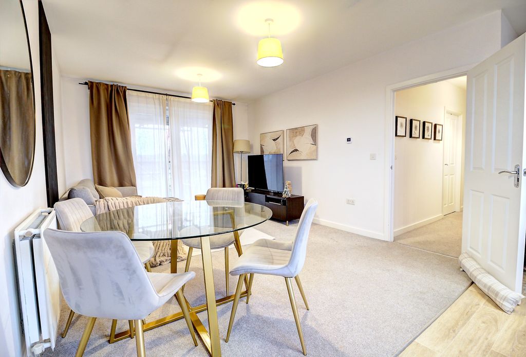 Property photo 3 of 12 Lounge Diner