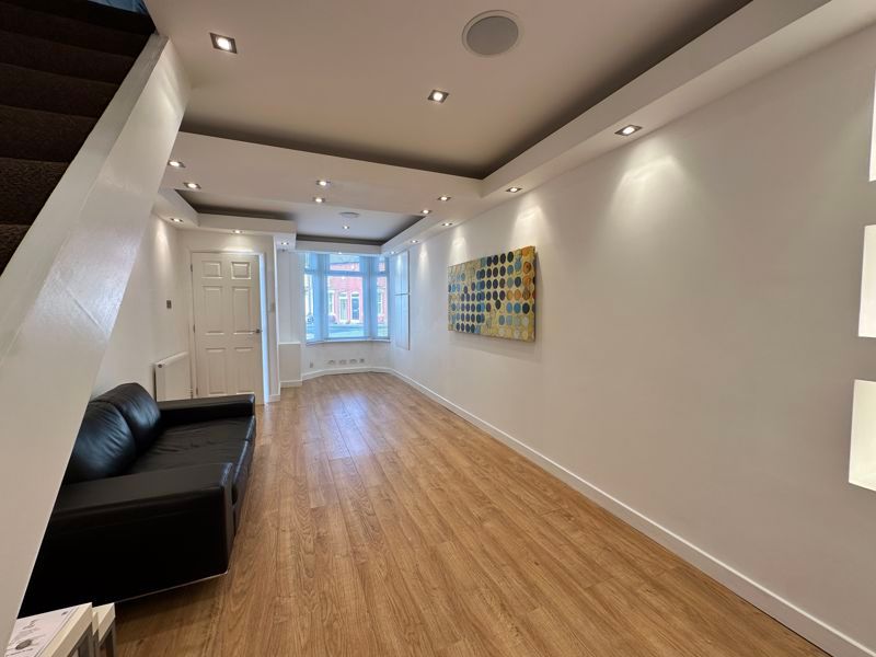 Property photo 3 of 11 Photo 8