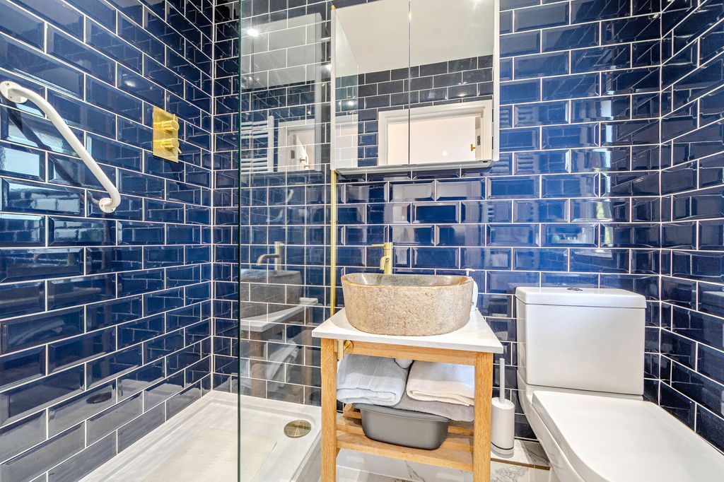Additional image 6 of 4 bed detached bungalow for saleGoose Lane, Hook RG27