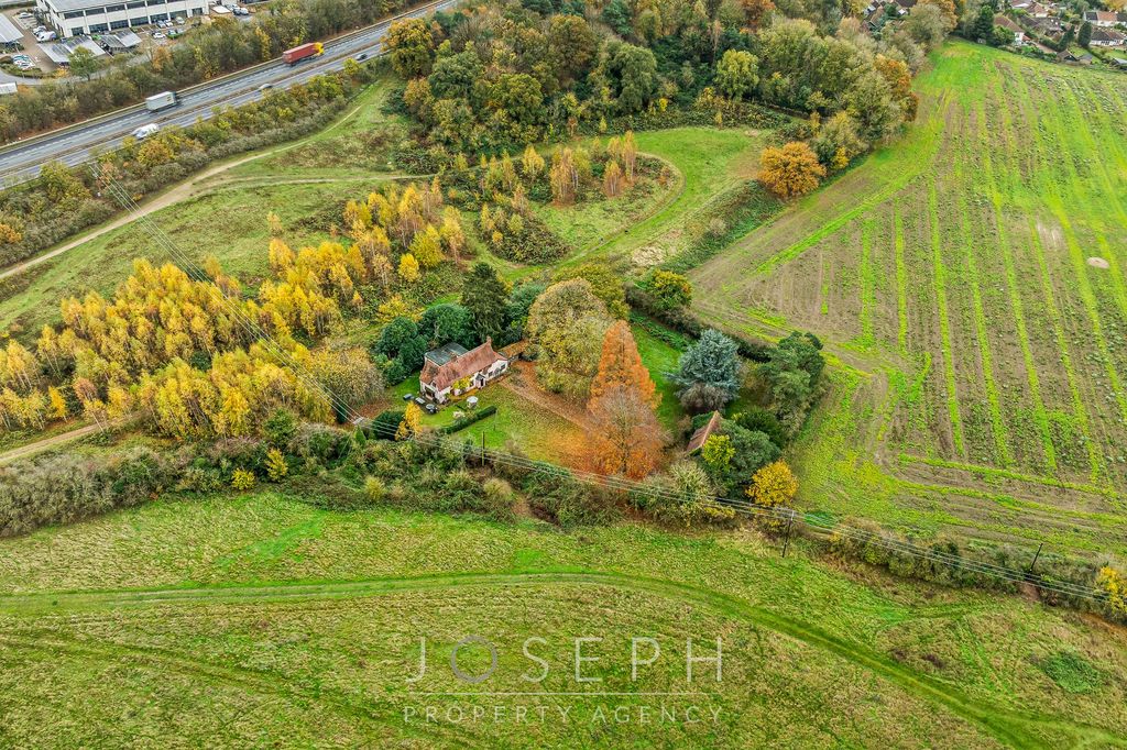 Property photo 2 of 28