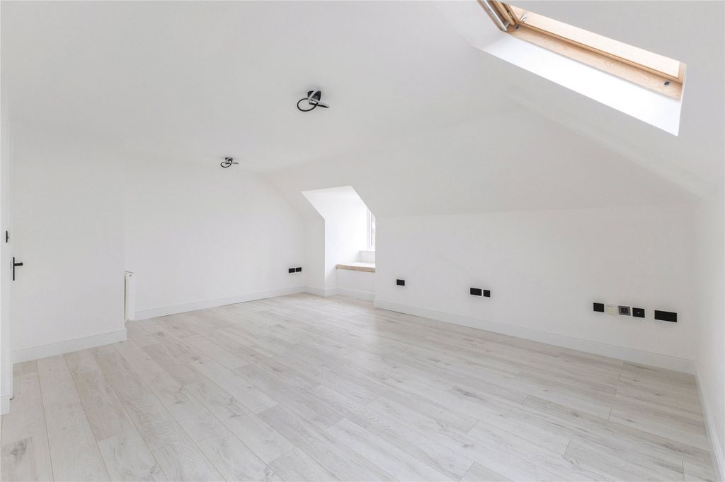 Property photo 3 of 12 Picture No. 07