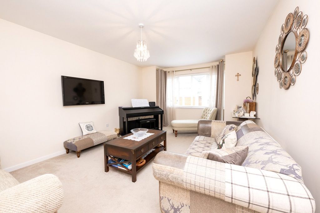 Property photo 3 of 28 Photo 3