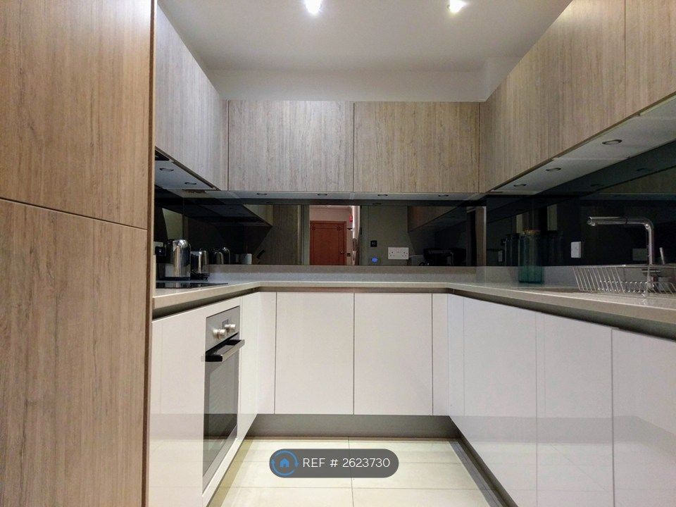 Property photo 3 of 9 Modern Kitchen