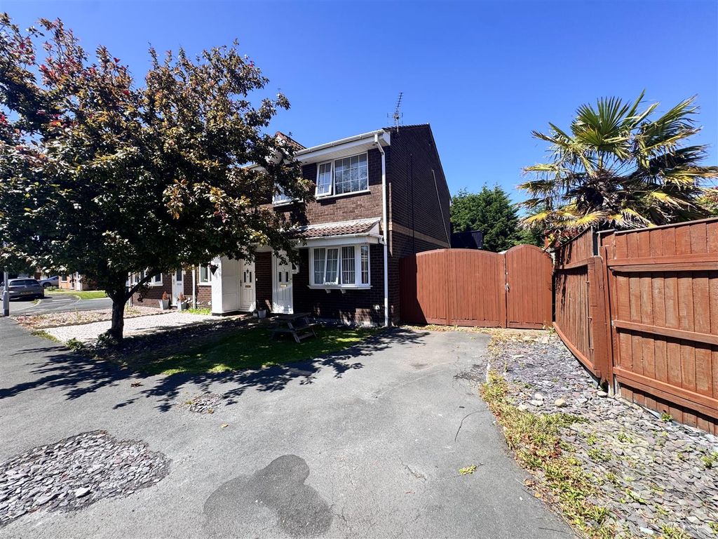 Property photo 1 of 15 External