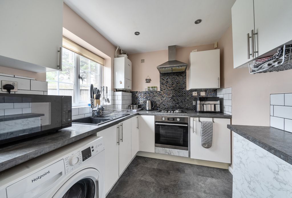 Property photo 2 of 10 1465346-9-6A0c6c9...