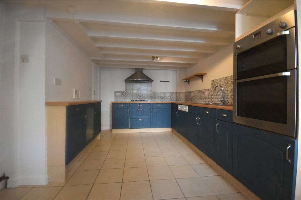 Property photo 2 of 12 Picture No. 16
